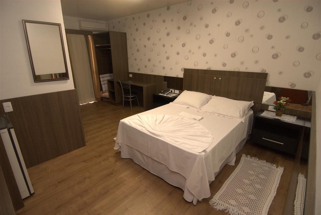 Novo Hotel Tinho Rio do Sul Quarto foto