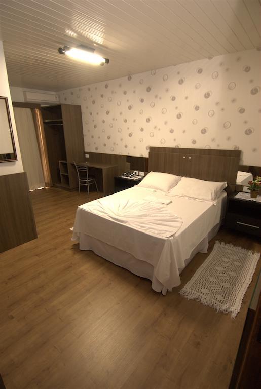 Novo Hotel Tinho Rio do Sul Quarto foto